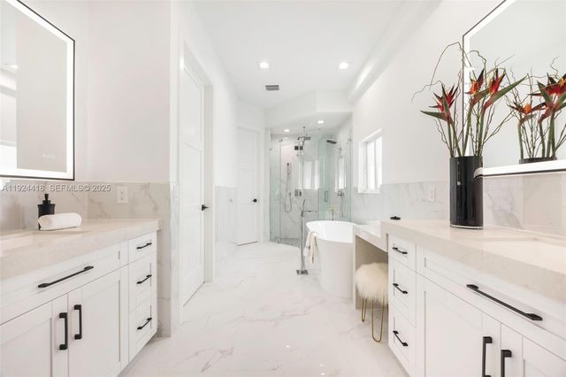 6845 SW 52nd St, Miami, FL 33155