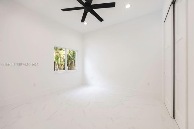 6845 SW 52nd St, Miami, FL 33155