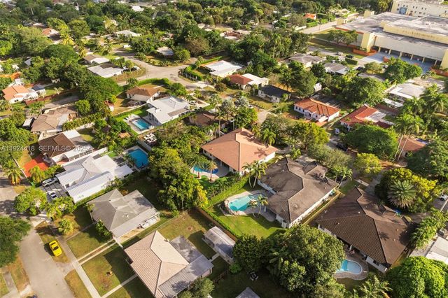 6845 SW 52nd St, Miami, FL 33155