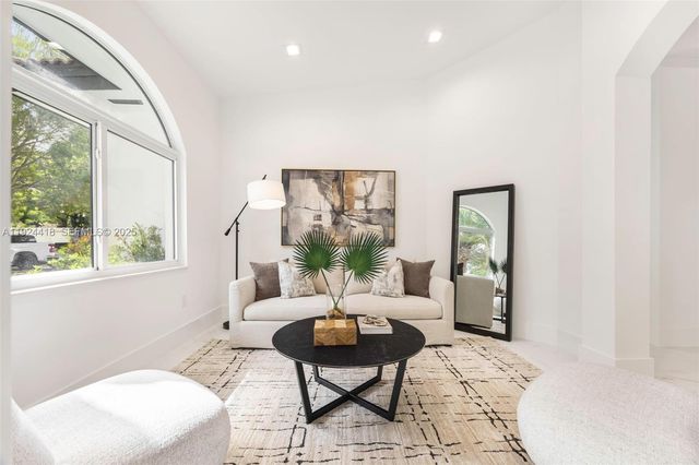 6845 SW 52nd St, Miami, FL 33155