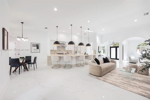 6845 SW 52nd St, Miami, FL 33155