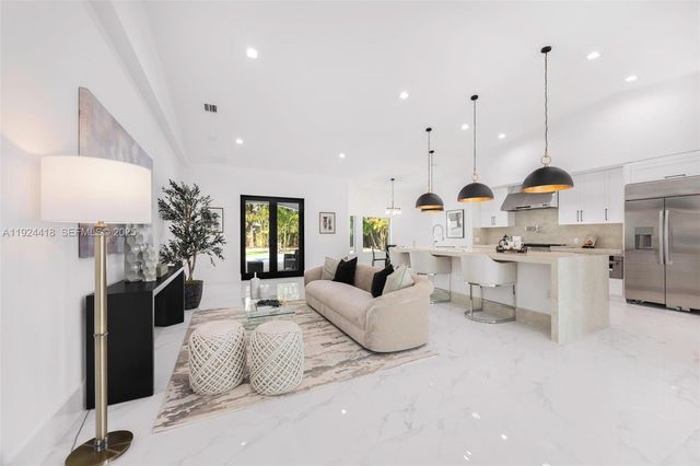 6845 SW 52nd St, Miami, FL 33155