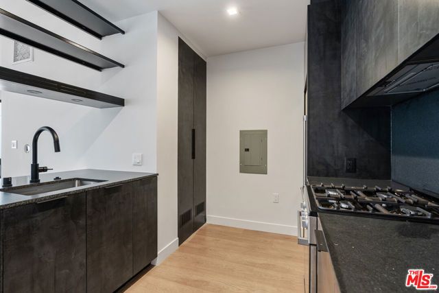 10700 Tabor Street 221, Los Angeles, CA 90034