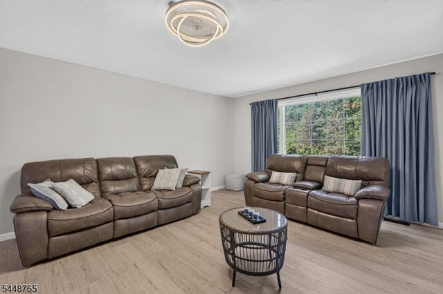 123 Vail Rd, Knowlton Twp., NJ 07832