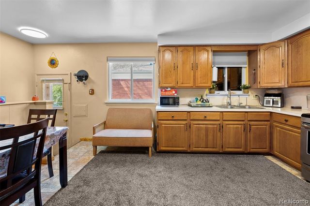 5634 N Lafayette Street, Dearborn Heights, MI 48127