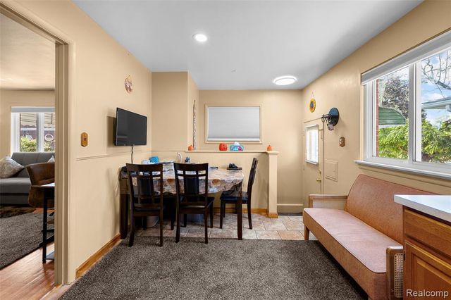 5634 N Lafayette Street, Dearborn Heights, MI 48127