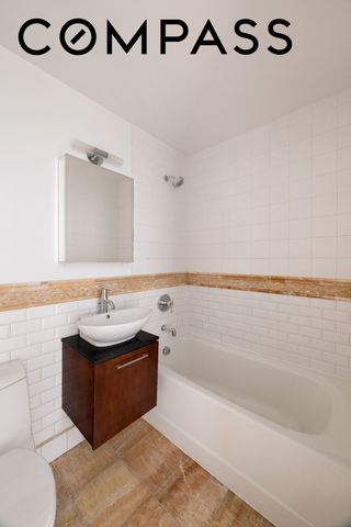 249 E 118th St Apt 3B, New York City, NY 10035