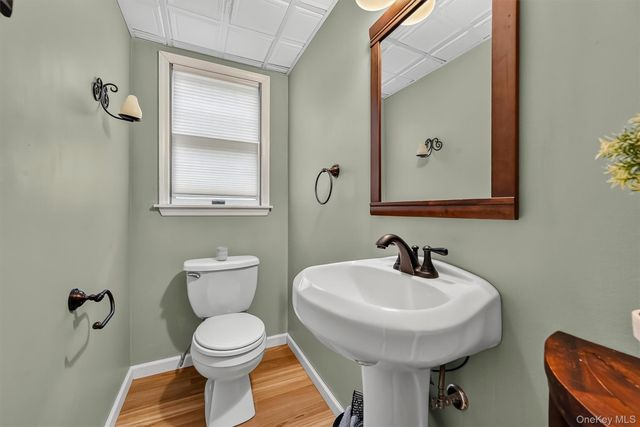 12 Emerson Drive, Washingtonville, NY 10992