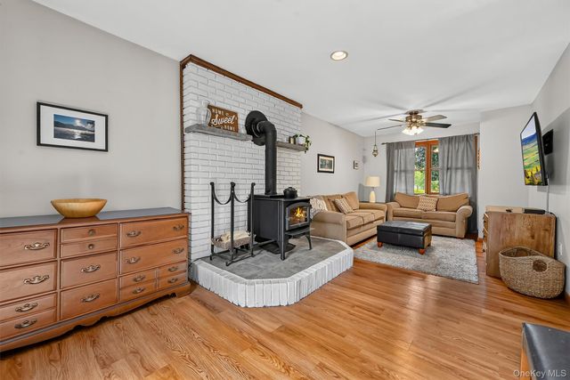 12 Emerson Drive, Washingtonville, NY 10992