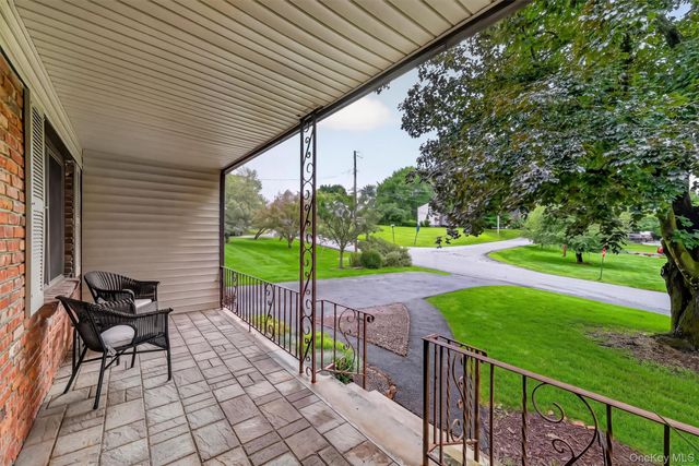 12 Emerson Drive, Washingtonville, NY 10992