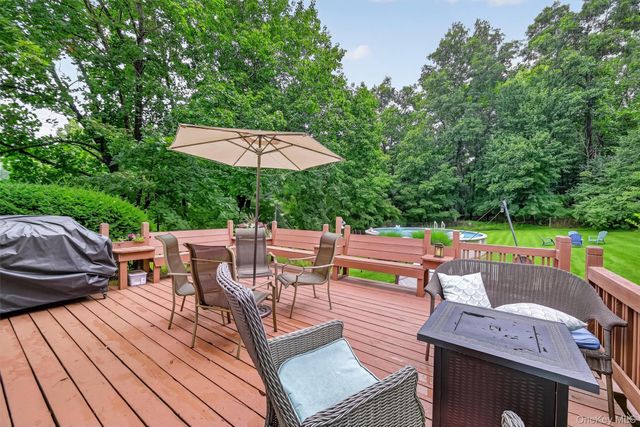 12 Emerson Drive, Washingtonville, NY 10992