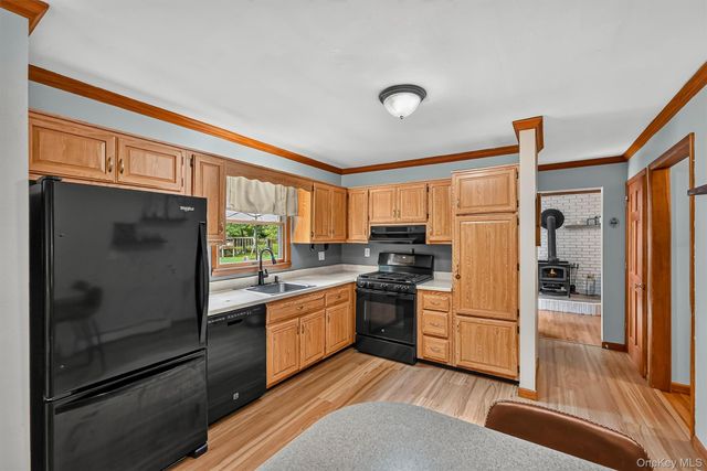 12 Emerson Drive, Washingtonville, NY 10992