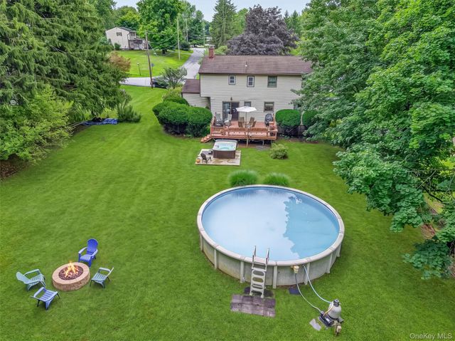 12 Emerson Drive, Washingtonville, NY 10992