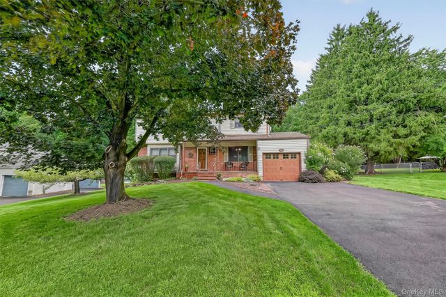 12 Emerson Drive, Washingtonville, NY 10992
