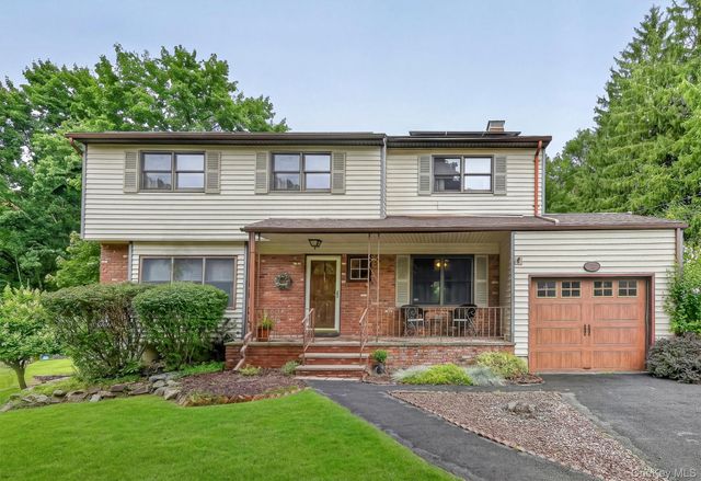 12 Emerson Drive, Washingtonville, NY 10992