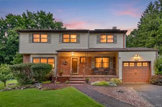 12 Emerson Drive, Washingtonville, NY 10992