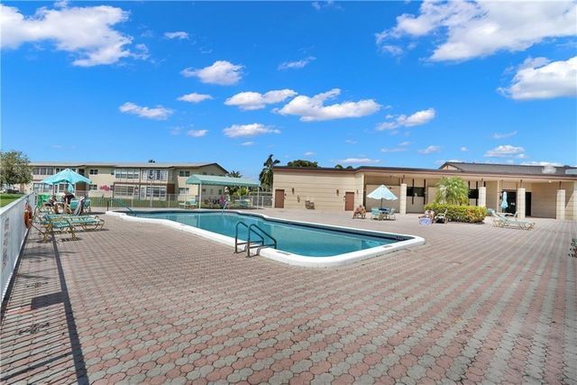 7300 NW 5th Court 101, Margate, FL 33063