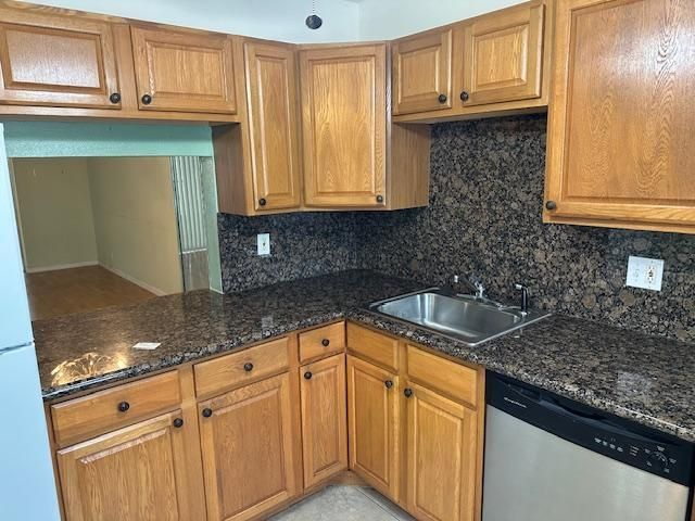 7300 NW 5th Court 101, Margate, FL 33063