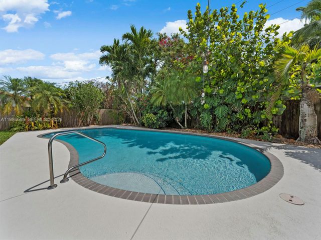 9020 SW 187th Ter, Cutler Bay, FL 33157