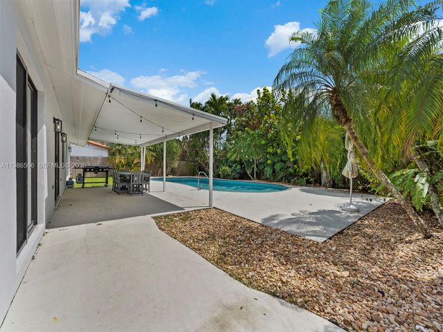 9020 SW 187th Ter, Cutler Bay, FL 33157