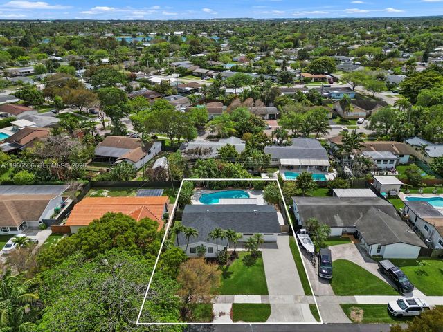 9020 SW 187th Ter, Cutler Bay, FL 33157