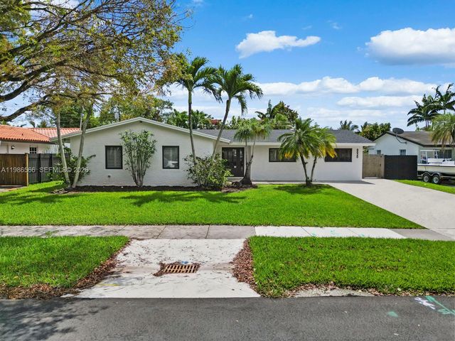 9020 SW 187th Ter, Cutler Bay, FL 33157