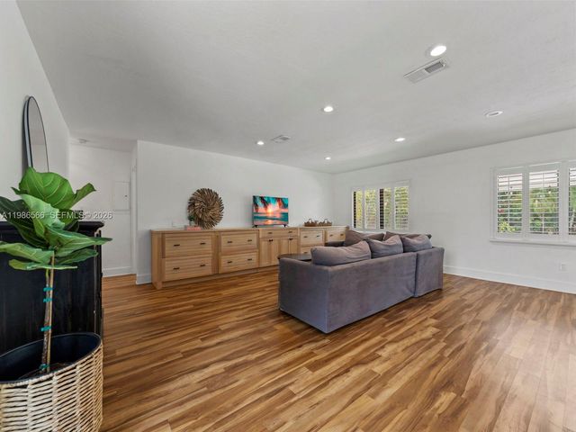 9020 SW 187th Ter, Cutler Bay, FL 33157