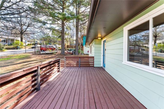 515 W Holly Street, Fayetteville, AR 72703