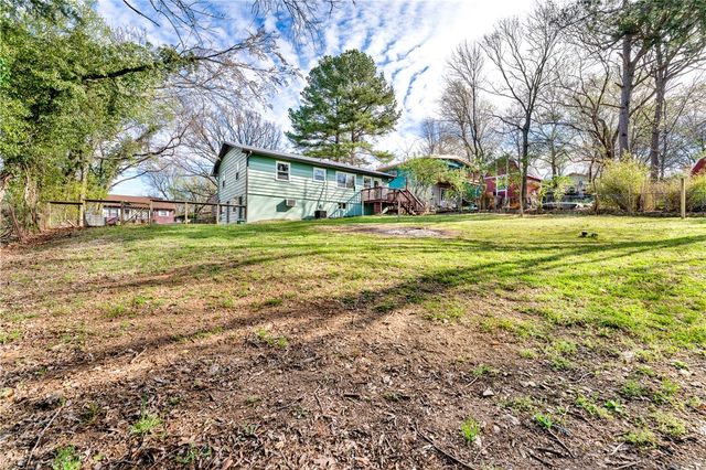 515 W Holly Street, Fayetteville, AR 72703