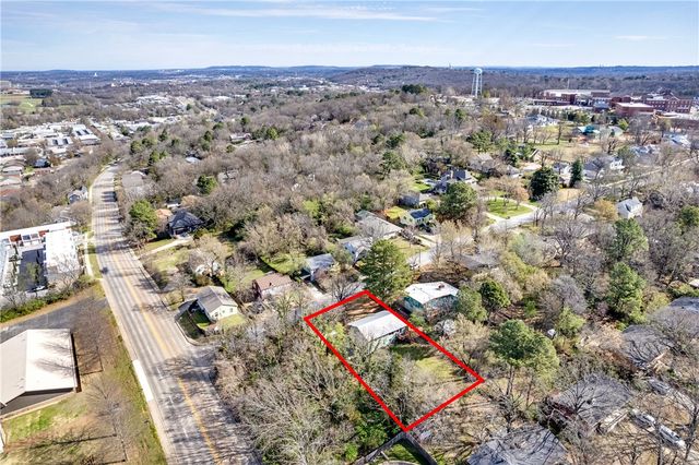 515 W Holly Street, Fayetteville, AR 72703