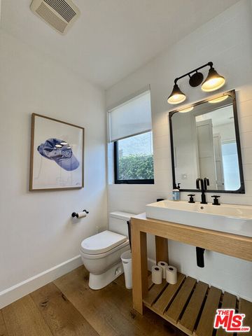 11848 Tennessee Place, Los Angeles, CA 90064