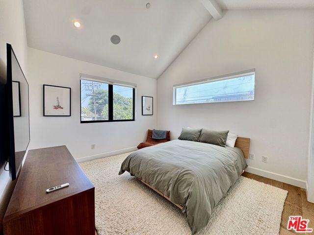11848 Tennessee Place, Los Angeles, CA 90064