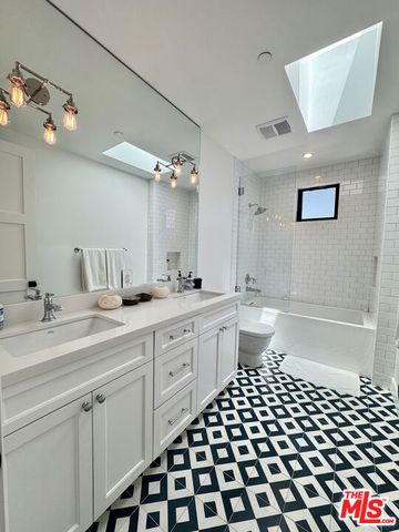 11848 Tennessee Place, Los Angeles, CA 90064