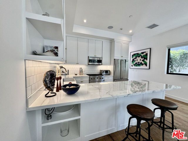 11848 Tennessee Place, Los Angeles, CA 90064