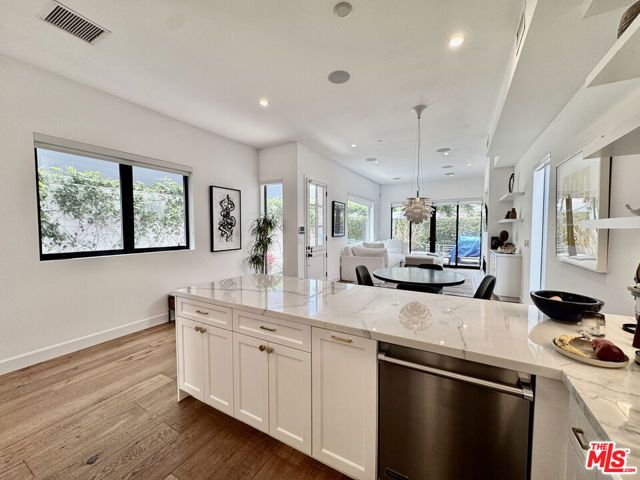 11848 Tennessee Place, Los Angeles, CA 90064