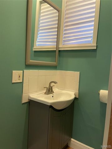 4620 Pennsylvania Avenue, St Louis, MO 63111