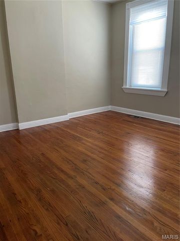 4620 Pennsylvania Avenue, St Louis, MO 63111