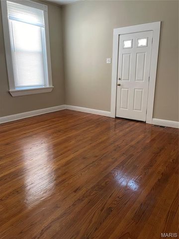 4620 Pennsylvania Avenue, St Louis, MO 63111
