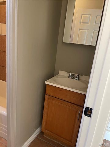 4620 Pennsylvania Avenue, St Louis, MO 63111