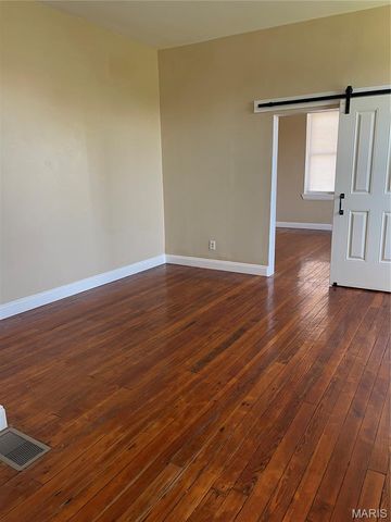 4620 Pennsylvania Avenue, St Louis, MO 63111