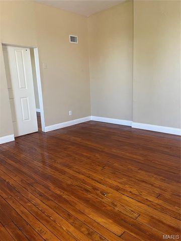 4620 Pennsylvania Avenue, St Louis, MO 63111