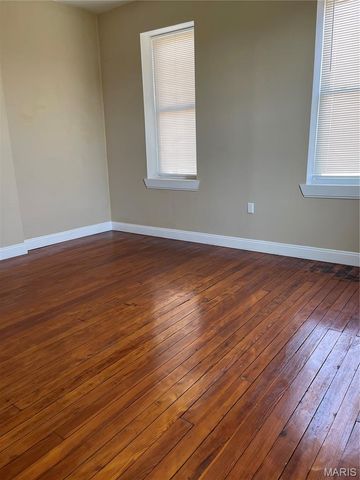 4620 Pennsylvania Avenue, St Louis, MO 63111