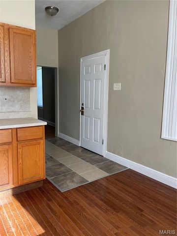 4620 Pennsylvania Avenue, St Louis, MO 63111