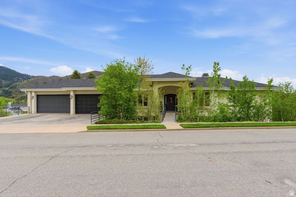 1878 E RIDGEPOINT DR, Bountiful, UT 84010