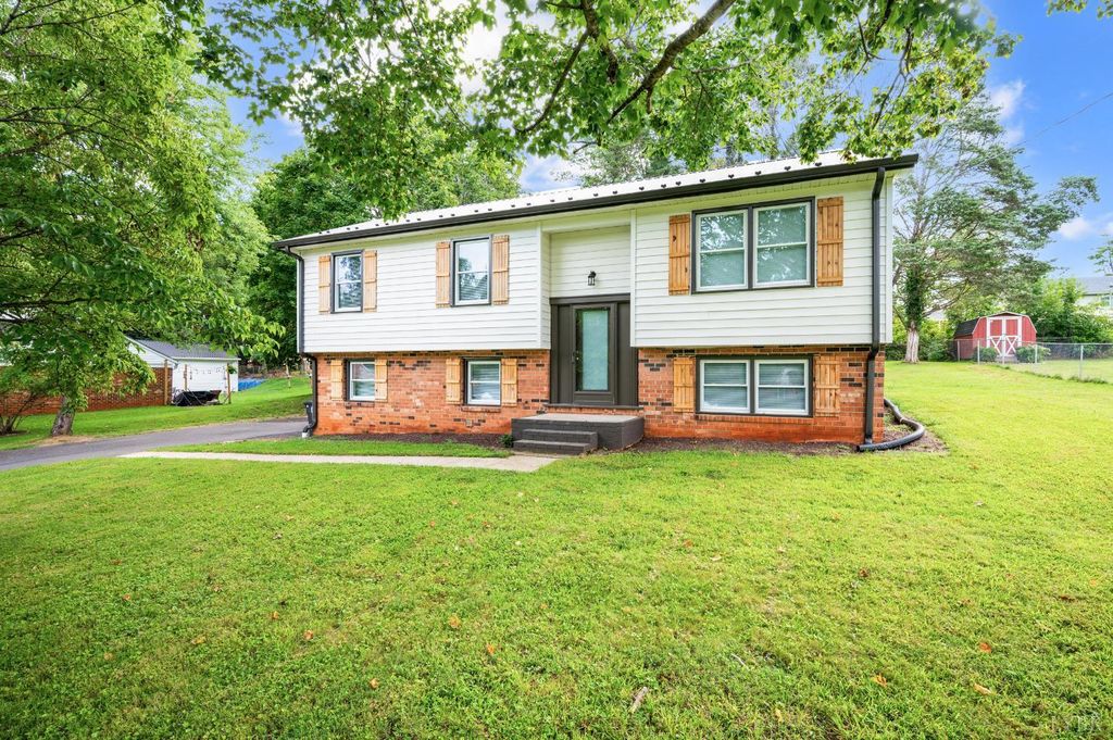 1704 Danbury Drive, Lynchburg, VA 24502