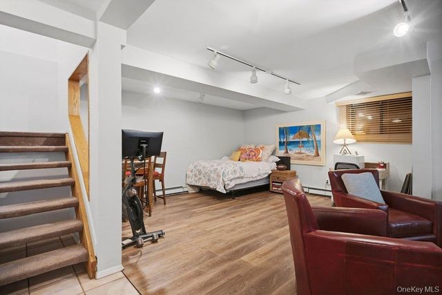 144 The Crescent, Roslyn Heights, NY 11577