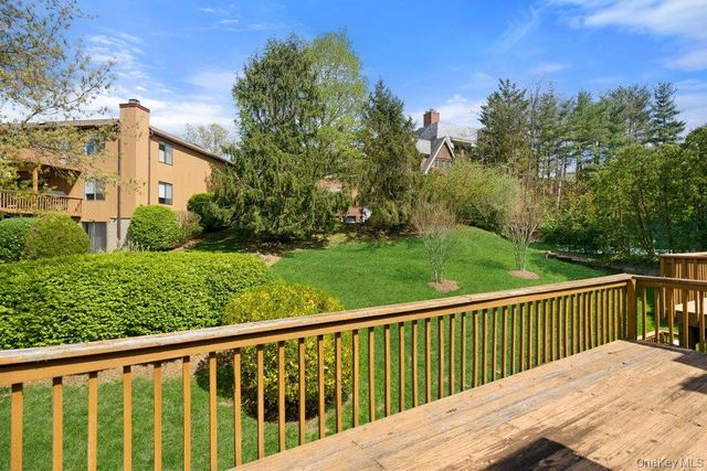 144 The Crescent, Roslyn Heights, NY 11577