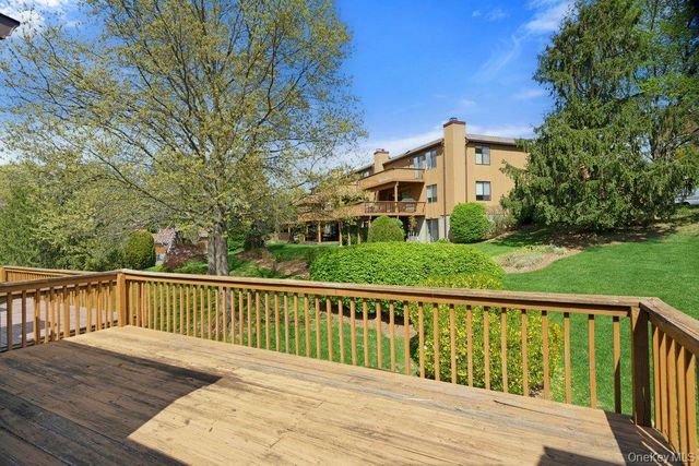 144 The Crescent, Roslyn Heights, NY 11577