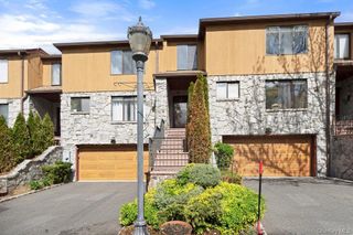 144 The Crescent, Roslyn Heights, NY 11577