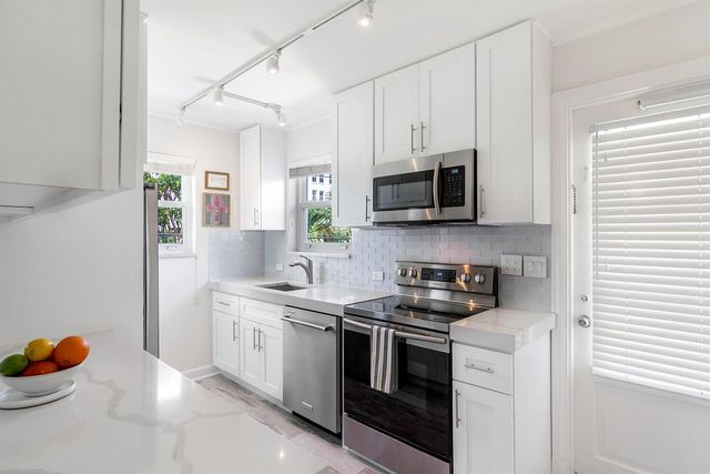 311 Cocoanut Row 2010, Palm Beach, FL 33480